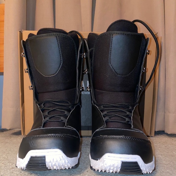 Chamonix Men’s snowboard boots size 13 main image 5